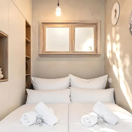 Stylish Center Escape- Where Modern Elegance Meets History شقة *