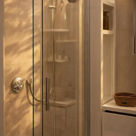 Stylish Center Escape- Where Modern Elegance Meets History ترير