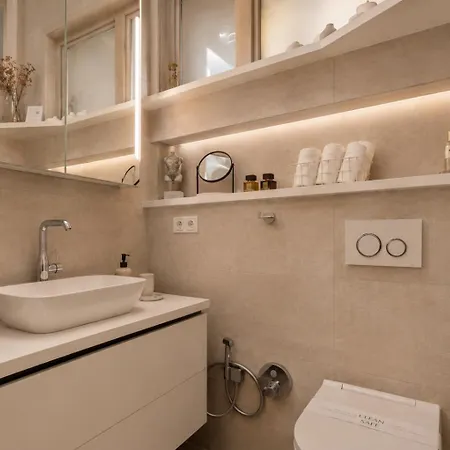شقة Stylish Center Escape- Where Modern Elegance Meets History *