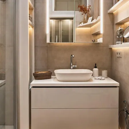 Stylish Center Escape- Where Modern Elegance Meets History ترير