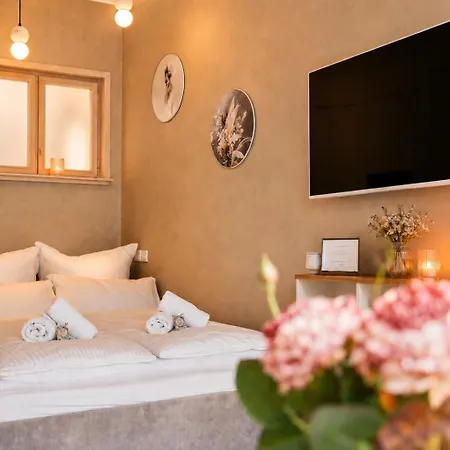 Stylish Center Escape- Where Modern Elegance Meets History * ترير