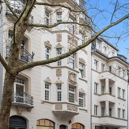 Stylish Center Escape- Where Modern Elegance Meets History *